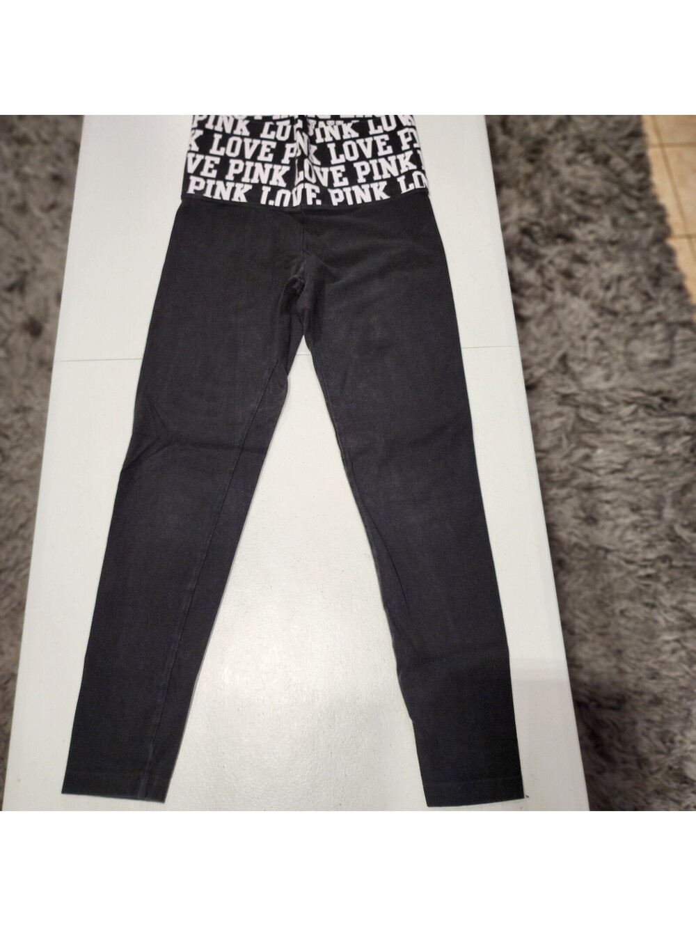 PINK Victoria's Secret Love Logo Black Ankle Leggings Women's Size S